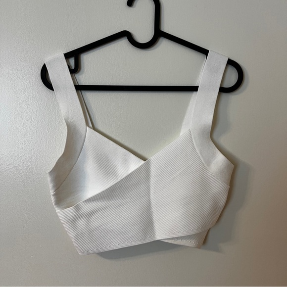 Aritzia Babaton Sculpt Knit Greek Tank - Picture 1 of 4